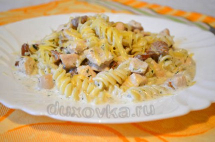 курица шампиньоны сметана макароны. 1577018685a75c1b4f1099. курица шампиньоны сметана макароны фото. курица шампиньоны сметана макароны-1577018685a75c1b4f1099. картинка курица шампиньоны сметана макароны. картинка 1577018685a75c1b4f1099. Куриное филе — 400 гр. Шампиньоны — 200 гр. Макароны (перья, спиральки, ракушки и т.п.) — 400 гр. Лук репчатый — 1 шт. Растительное масло – 30 гр. Козельская живая сметана — 100 гр. Перец черный молотый – 0,25-0,5 ч. л. Карри — 1 щепотка Соль — по вкусу