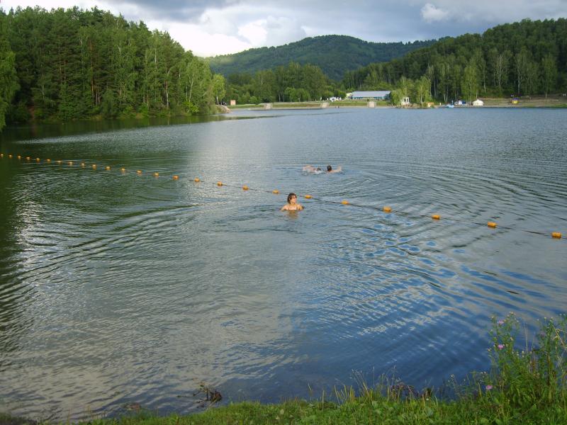 Купание в горном озере